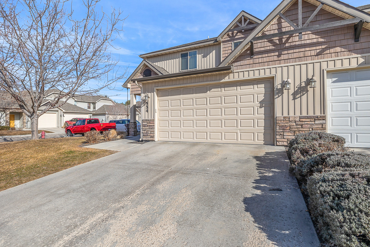 554 S Blue Pine Ln Virtual Tour